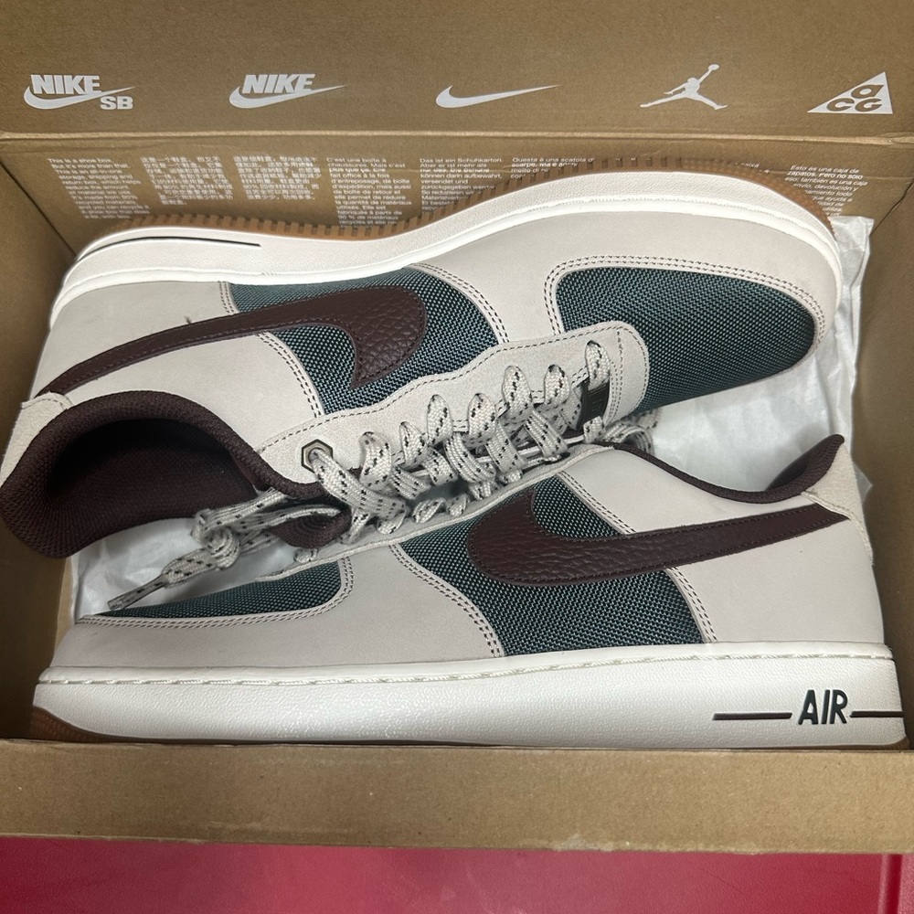 Nike Air Men's Shoes - Green and Brown